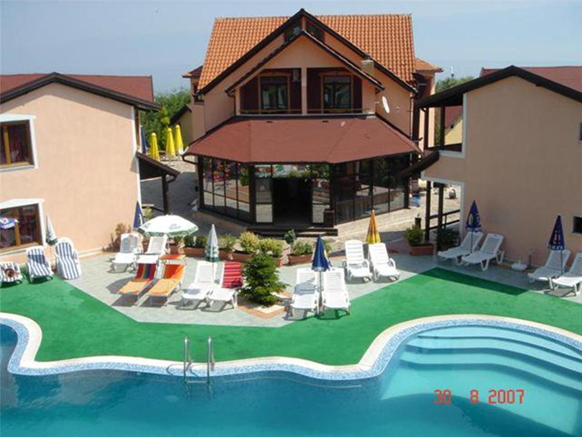 Hotel Lyhnidas Udenisht Exterior photo